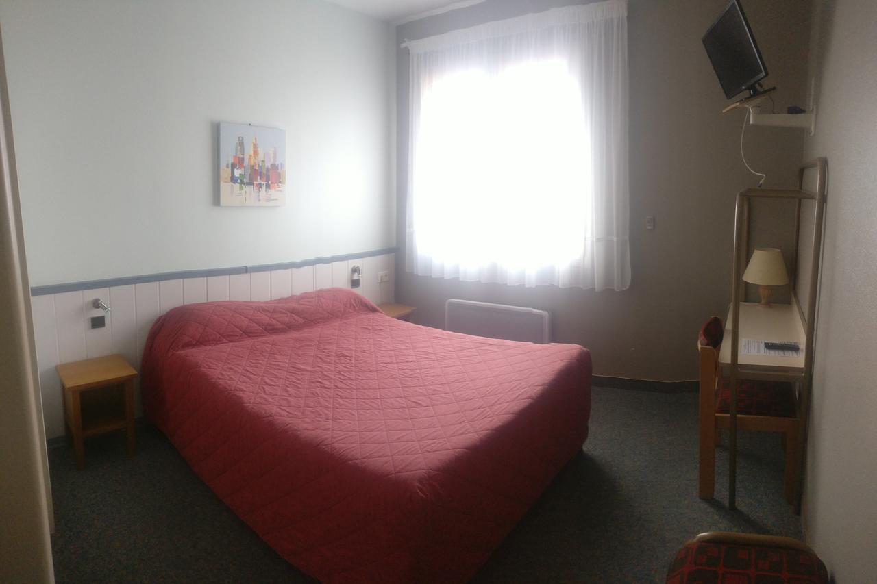 Les Portes Du Cantal Massiac Esterno foto